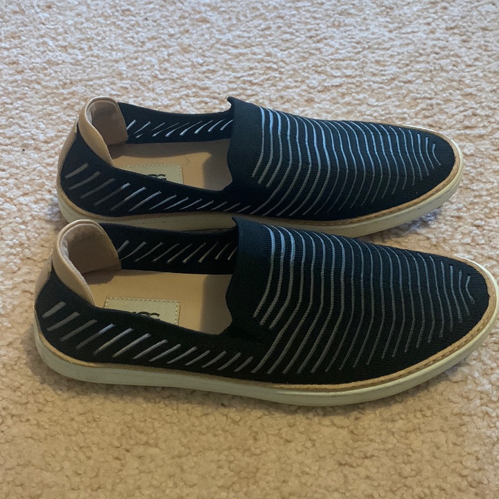 UGG Sammy Breeze Black Striped Fabric Slip-On Casual Sneakers Size 8.5